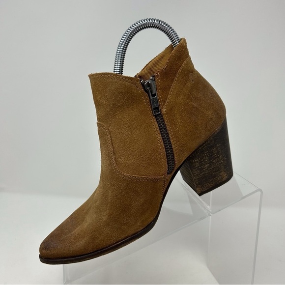 Steve Madden Tan Leather Western Style Pointed Toe Ankle Boots Size 36 Zipper - Picture 3 of 13